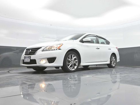 Used 2014 Nissan Sentra SR w/ SR Driver Package FWD image 33