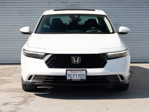 Used 2023 Honda Accord Touring image 2