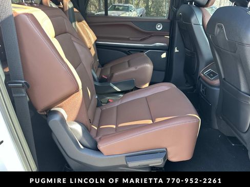 New 2026 Lincoln Navigator L Reserve AWD/4WD image 15