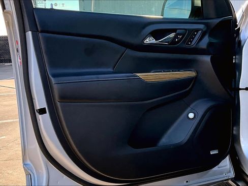 Used 2017 GMC Acadia Denali image 21