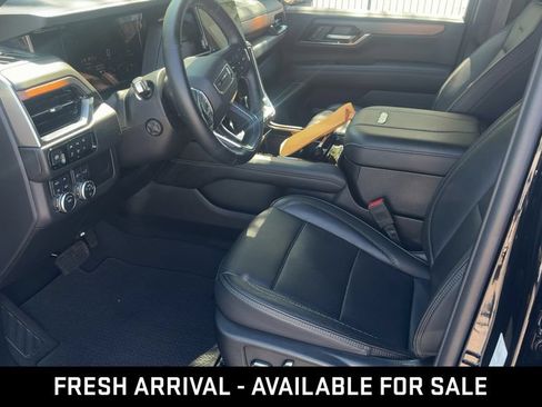 Used 2025 GMC Yukon XL Denali w/ Sun & Power Step Package AWD/4WD image 13