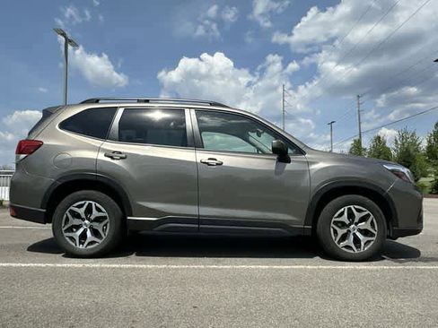 Used 2021 Subaru Forester Premium w/ Popular Package #1 AWD/4WD image 3