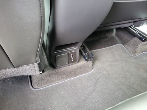 Used 2023 Buick Encore GX Essence w/ Advanced Technology Package FWD image 11