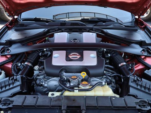 Used 2020 Nissan 370Z Coupe RWD image 16
