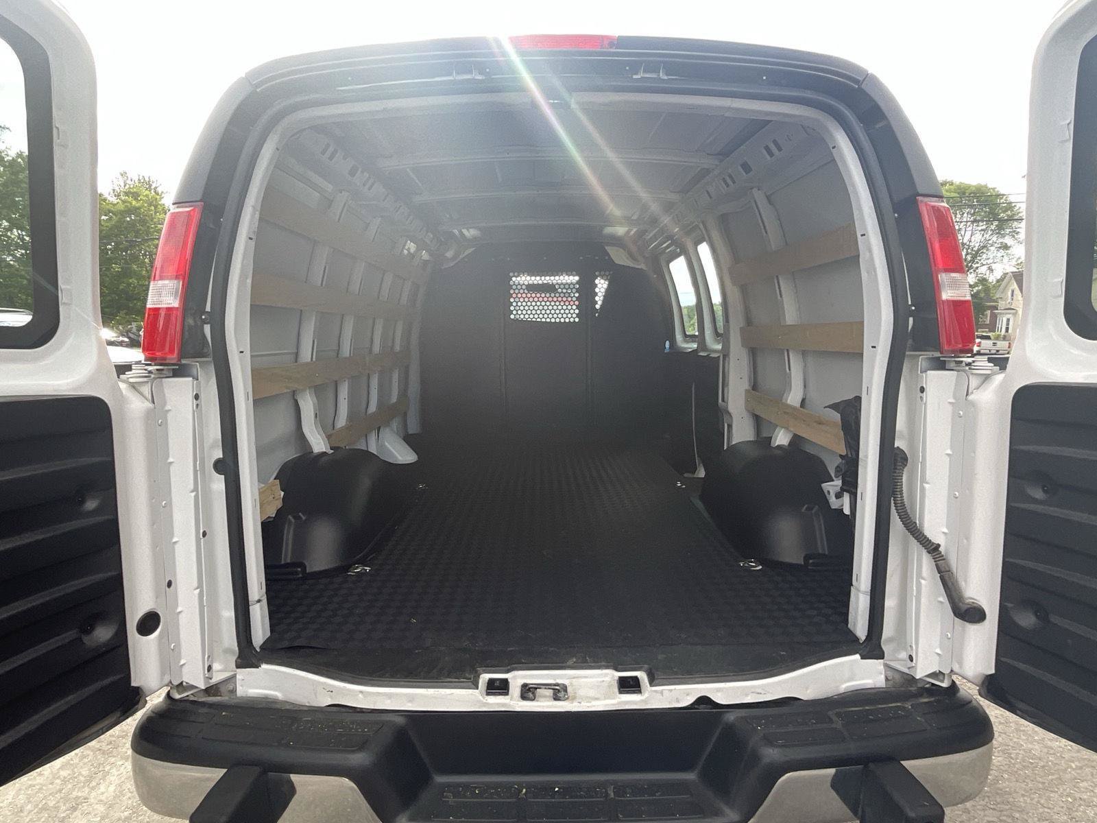 Used 2025 GMC Savana 2500 w/ Driver Convenience Package RWD image 18