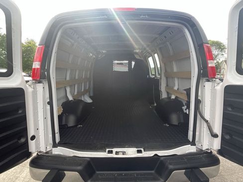 Used 2025 GMC Savana 2500 w/ Driver Convenience Package RWD image 18