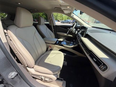Used 2023 Lincoln Nautilus AWD image 28