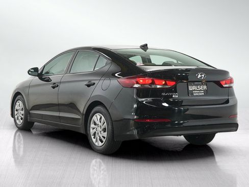 Used 2017 Hyundai Elantra SE w/ Cargo Package FWD image 3