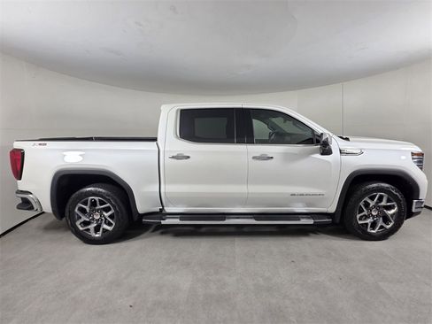 Used 2023 GMC Sierra 1500 SLT w/ SLT Premium Package image 3