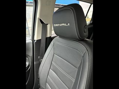 Used 2024 GMC Terrain Denali AWD/4WD image 14