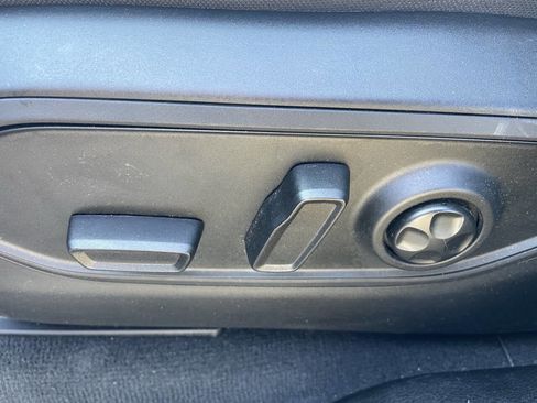 Used 2023 Jeep Grand Cherokee Limited image 17