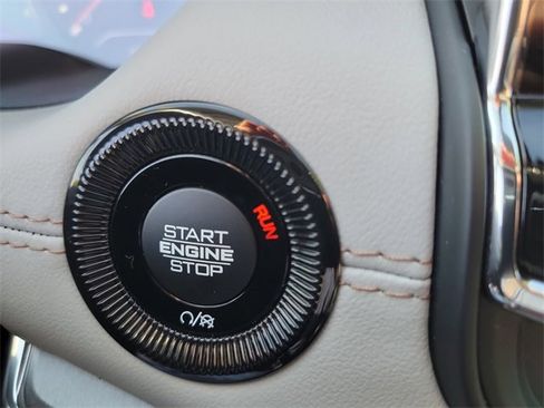 Certified 2022 Jeep Compass Limited image 29