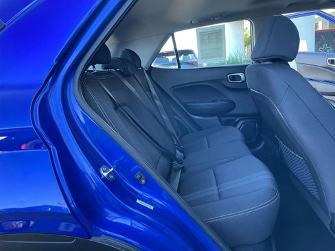 Used 2025 Hyundai Venue SEL image 41