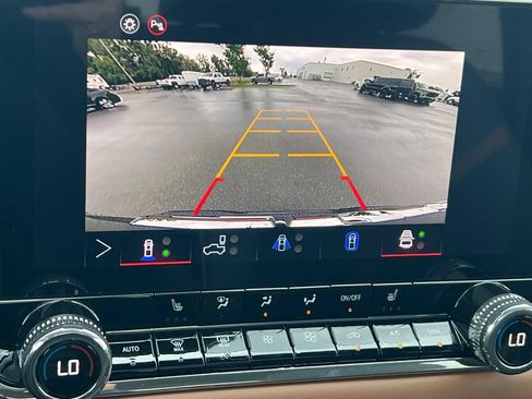 New 2026 GMC Canyon AT4 w/ Technology Plus Package AWD/4WD image 16