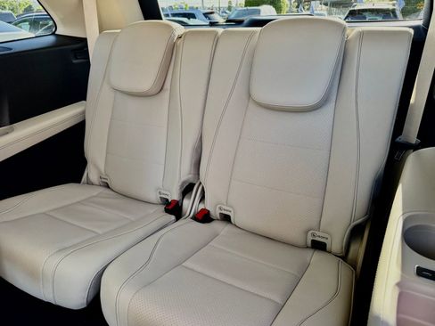 Used 2024 Mercedes-Benz GLS 450 4MATIC image 43