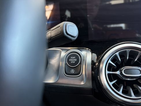 Certified 2023 Mercedes-Benz GLB 250 4MATIC image 19