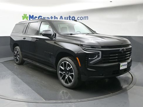 New 2026 Chevrolet Suburban RST image 2