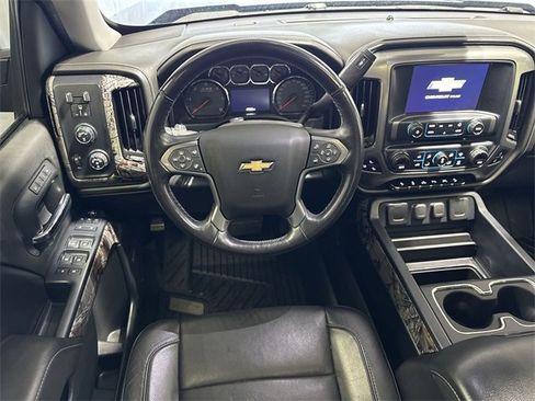 Used 2017 Chevrolet Silverado 1500 LTZ Z71 w/ Realtree Edition image 15