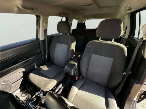 Used 2014 Jeep Patriot Latitude image 19