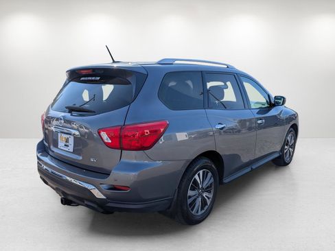 Used 2017 Nissan Pathfinder SV image 5
