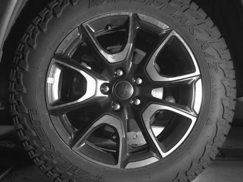 Used 2025 Jeep Compass Trailhawk image 14