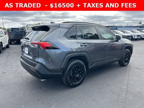 Used 2021 Toyota RAV4 XLE image 6