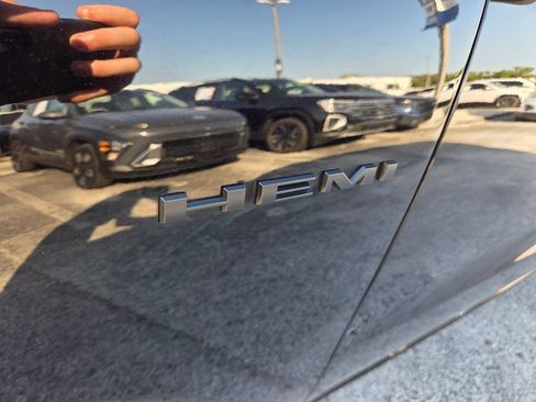 Used 2023 Dodge Durango R/T RWD image 4