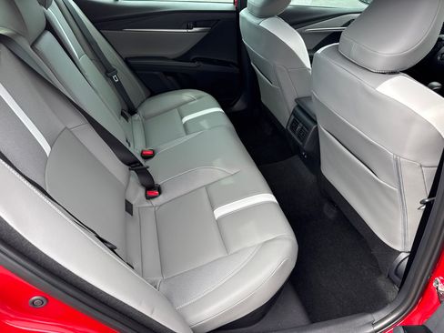 Used 2026 Toyota Camry SE FWD image 18