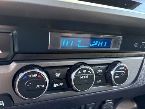 Used 2021 Toyota Tacoma TRD Off-Road AWD/4WD image 17