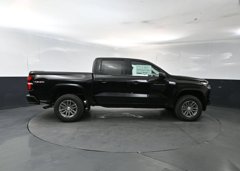 New 2026 Chevrolet Colorado LT w/ LT Convenience Package AWD/4WD image 6