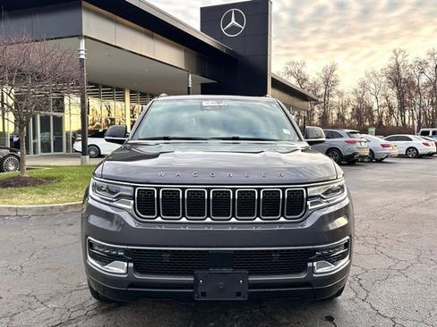Used 2024 Jeep Wagoneer L Base w/ Premium Group I image 2