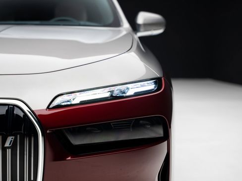 Used 2023 BMW i7 xDrive60 w/ Executive Package 2 image 11