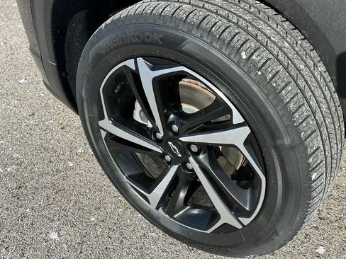 Used 2021 Chevrolet TrailBlazer RS w/ Sun and Liftgate Package image 8