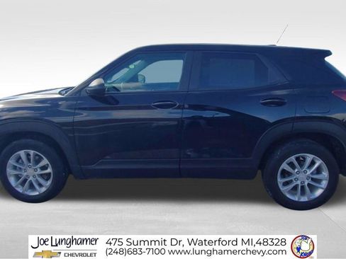 Used 2025 Chevrolet TrailBlazer LS w/ LPO, Blackout Package image 6