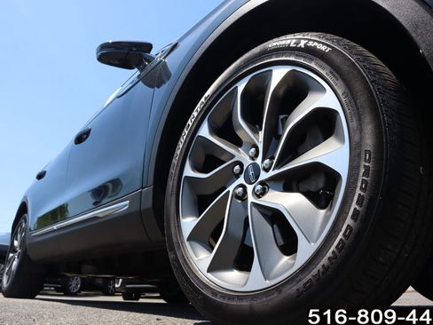 Used 2023 Lincoln Nautilus Reserve w/ Cargo Utility Package AWD/4WD image 10