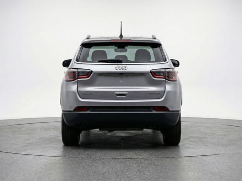 Used 2025 Jeep Compass Limited image 7