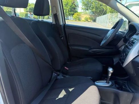 Used 2016 Nissan Versa SV FWD image 11