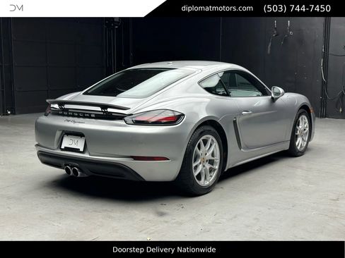 Used 2024 Porsche 718 Cayman w/ Premium Package image 7