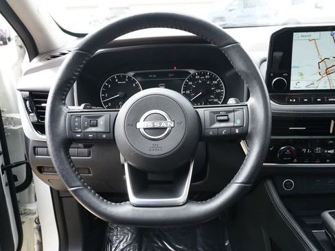 Used 2023 Nissan Rogue SL w/ SL Premium Package image 26