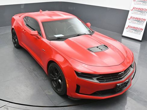 Used 2020 Chevrolet Camaro LT image 10