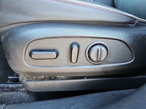 Used 2022 Chevrolet TrailBlazer RS image 28