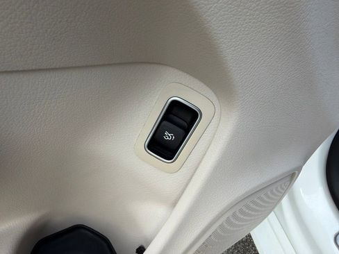 Used 2020 Mercedes-Benz CLA 250 image 27
