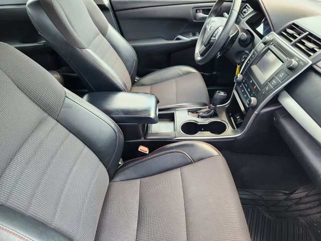 Used 2017 Toyota Camry SE FWD image 14