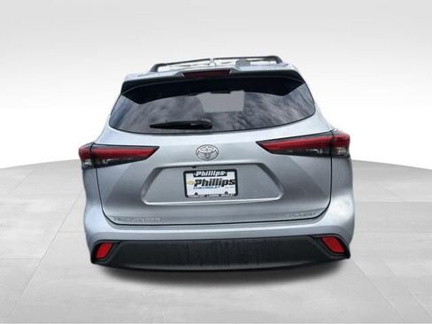Used 2021 Toyota Highlander XLE image 13