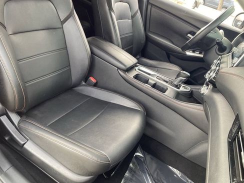 Used 2023 Nissan Sentra SR w/ SR Premium Package image 8