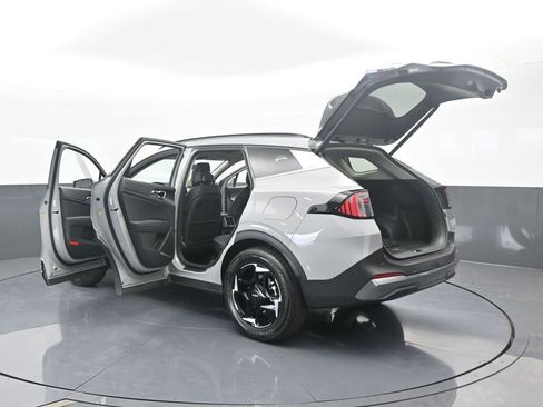 Used 2026 Kia Sportage EX w/ EX Panorama Roof Package image 77