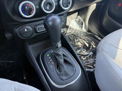 Used 2018 FIAT 500L Trekking image 16