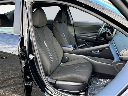 Used 2025 Hyundai Elantra Sport image 7