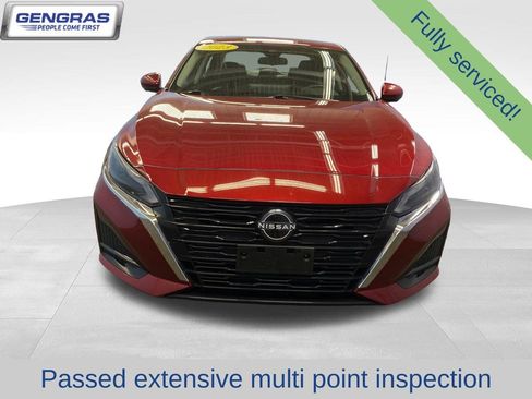 Used 2023 Nissan Altima 2.5 SL AWD/4WD image 2
