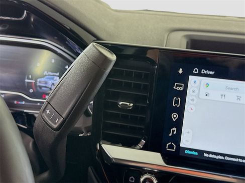 Used 2025 GMC Sierra 1500 SLE image 11